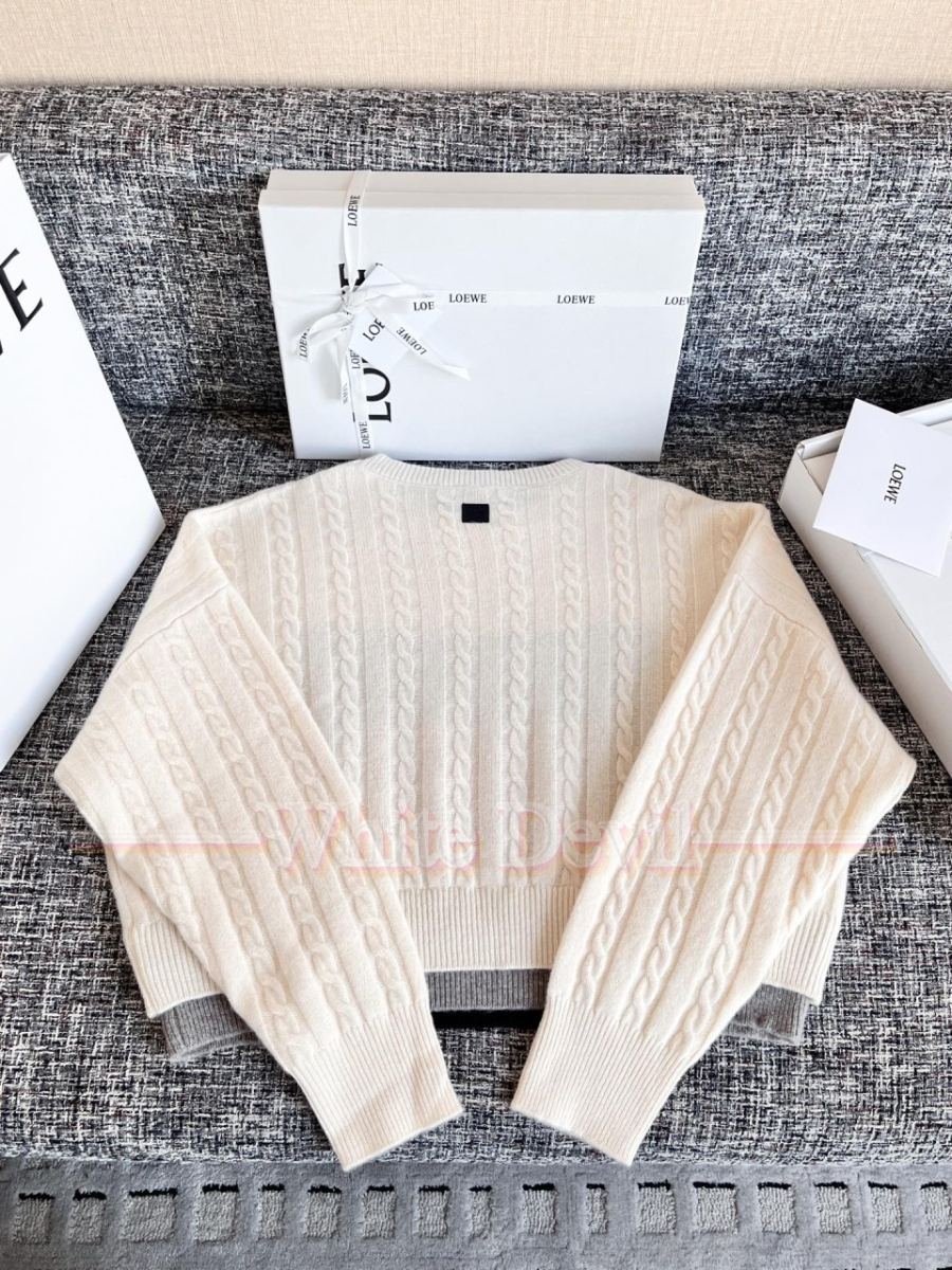 하얀악마 로에베 니트 (20).jpg