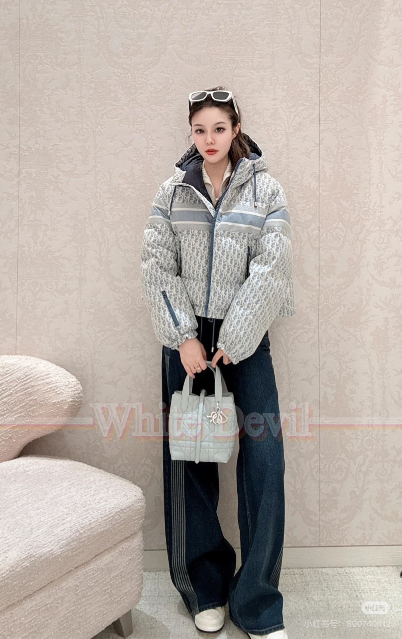 하얀악마 디올 패딩 (1).jpg