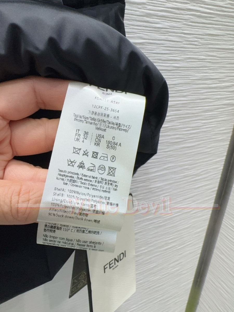 하얀악마 펜디 패딩 (10).jpg