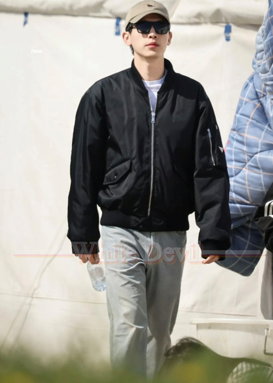 하얀악마 프라다 점퍼 (2).jpg