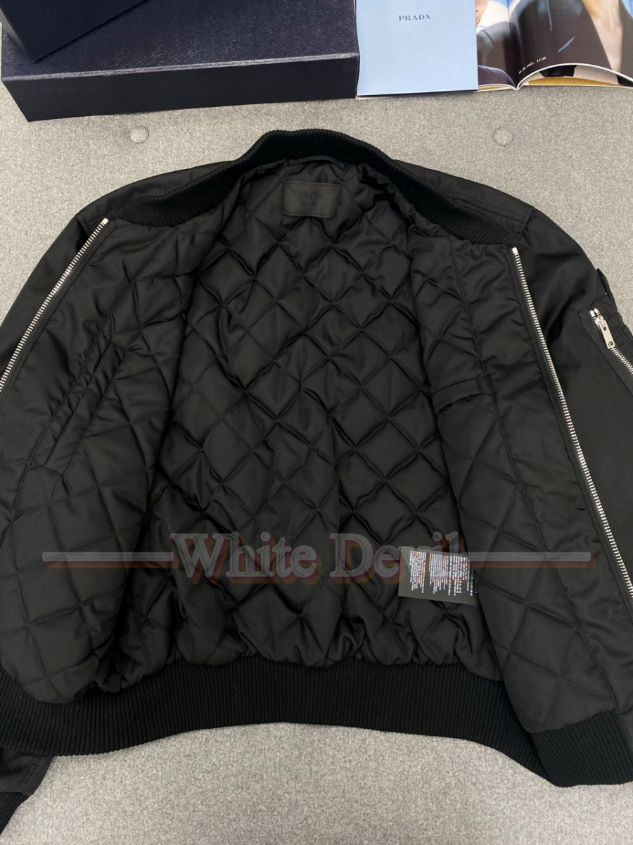 하얀악마 프라다 점퍼 (8).jpg