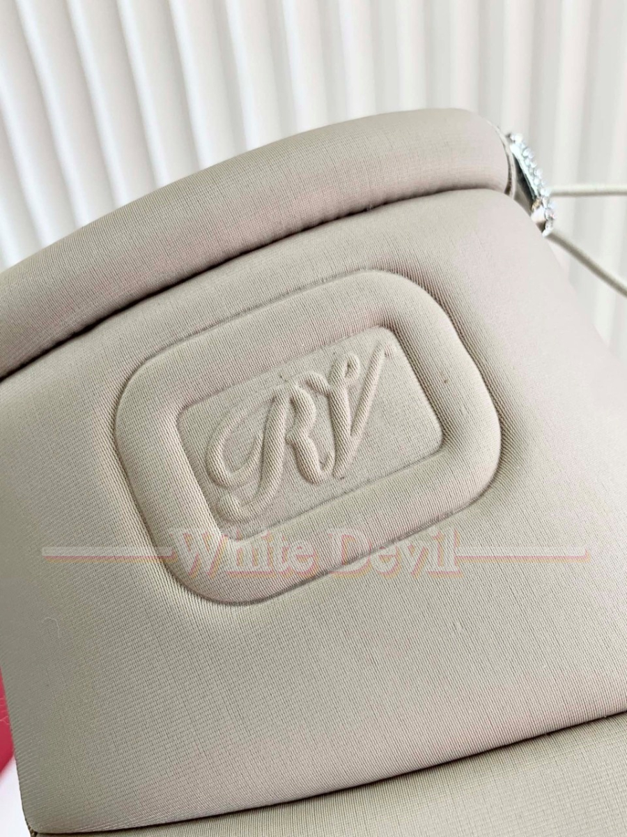 하얀악마 로저비비에 신발 (13).jpg