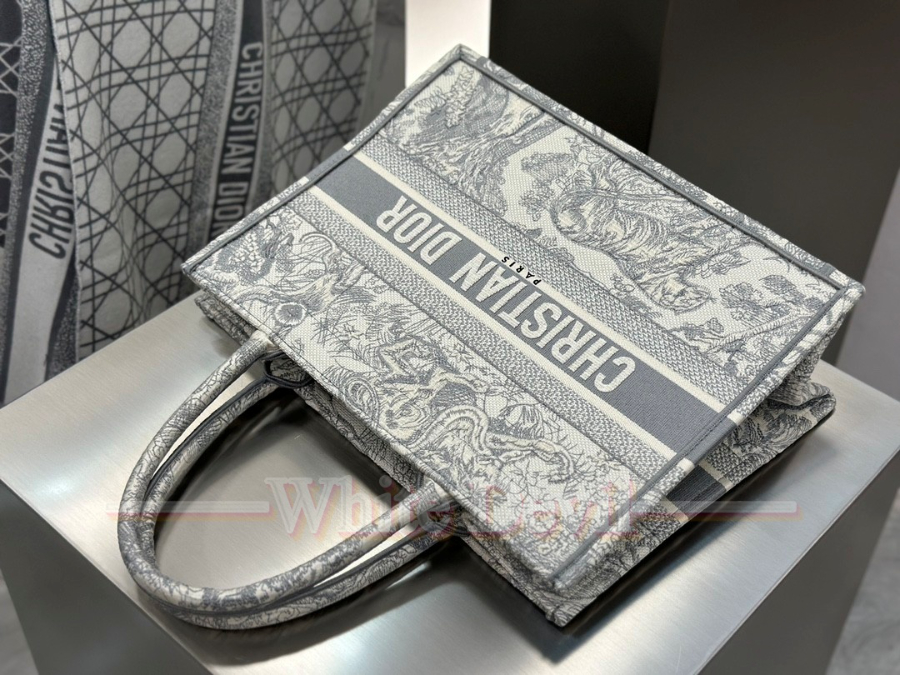 하얀악마 디올 북토트 (6).jpg