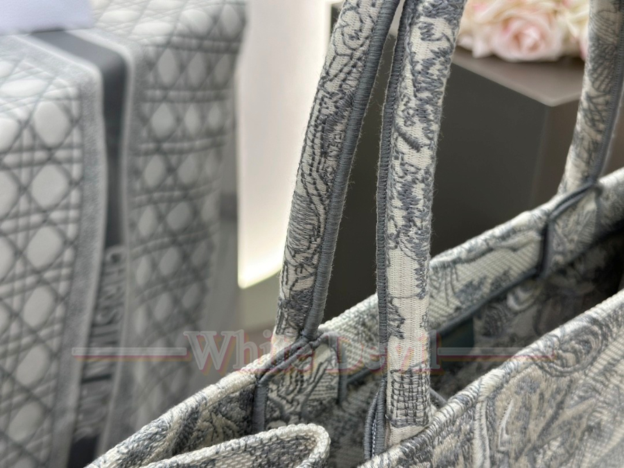 하얀악마 디올 북토트 (14).jpg