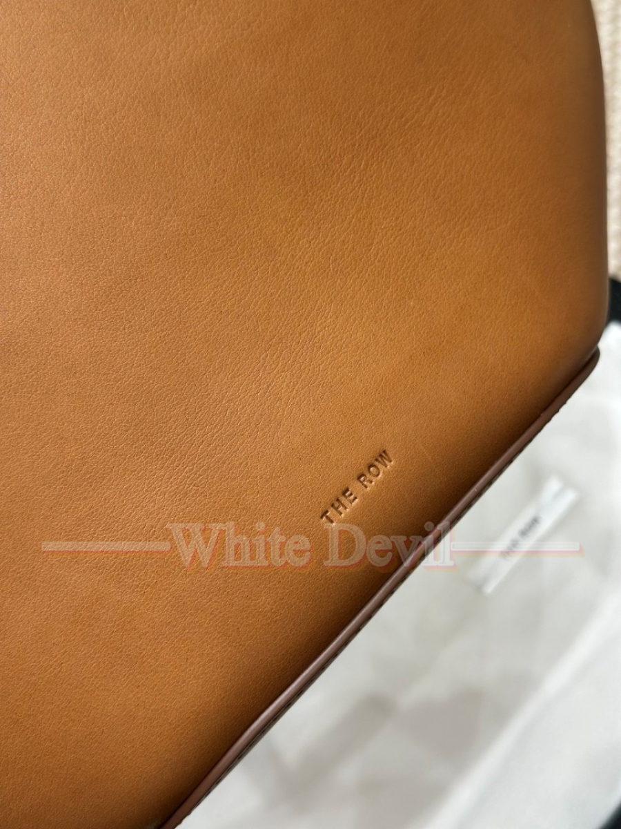 하얀악마 더로우 알제백 (6).jpg