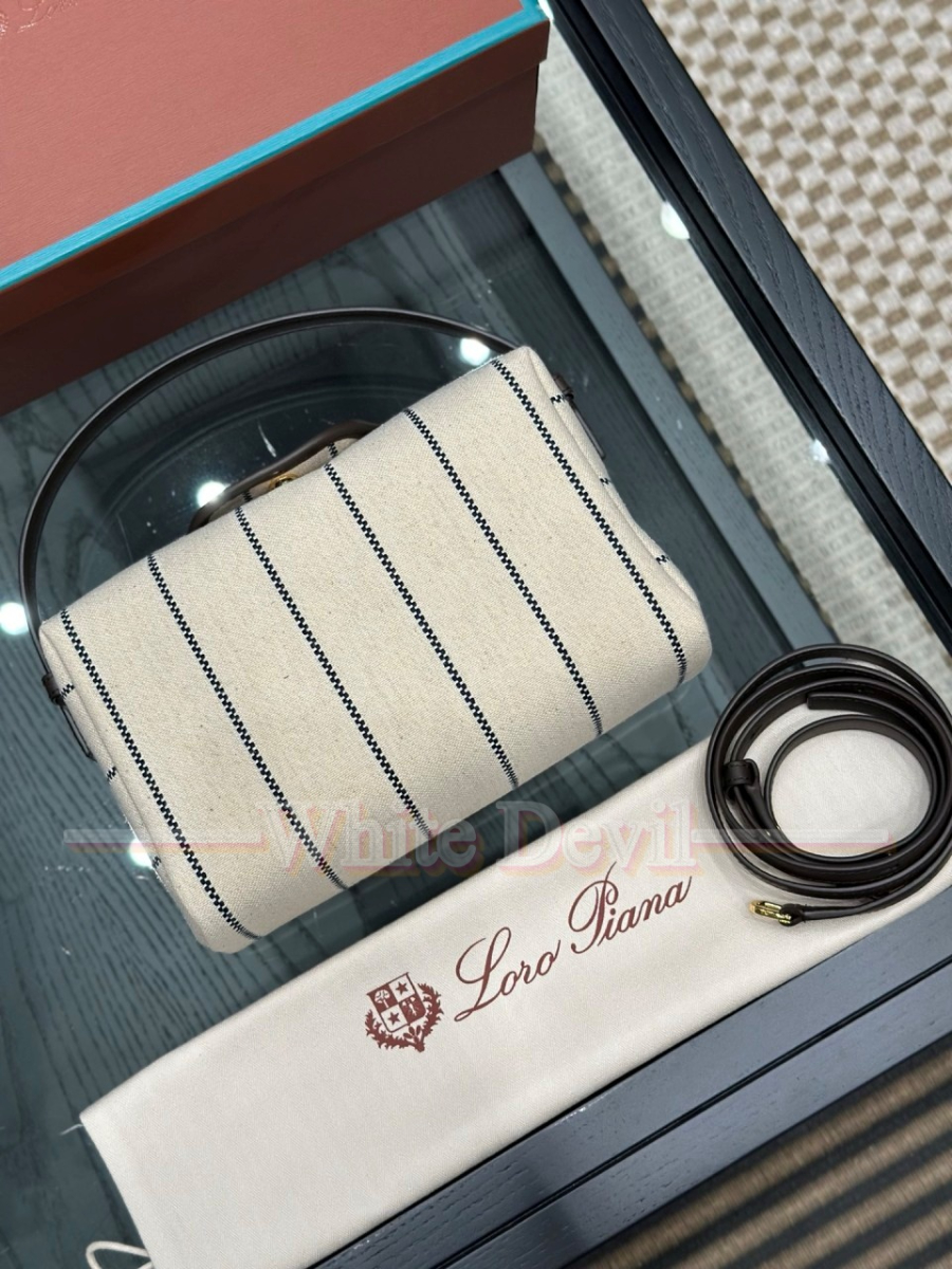 하얀악마 로로피아나 파우치 (9).jpg