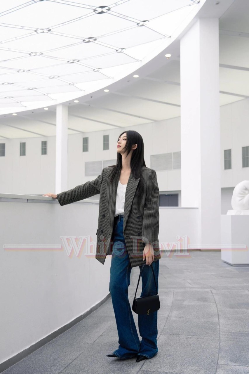 하얀악마 생로랑 볼테르 (1).jpg