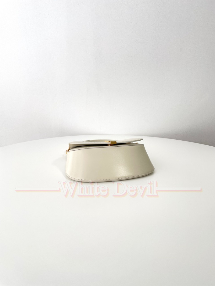 하얀악마 생로랑 볼테르 (7).jpg