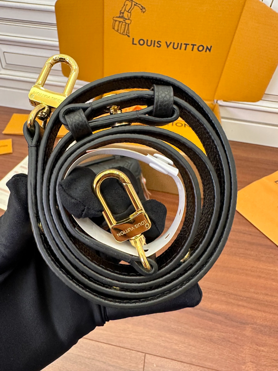 하얀악마 루이비통 포쉐트 (13).jpg