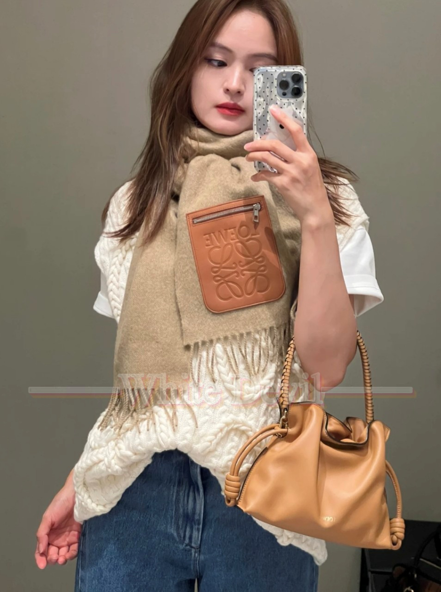 하얀악마 로에베 목도리 (1).jpg