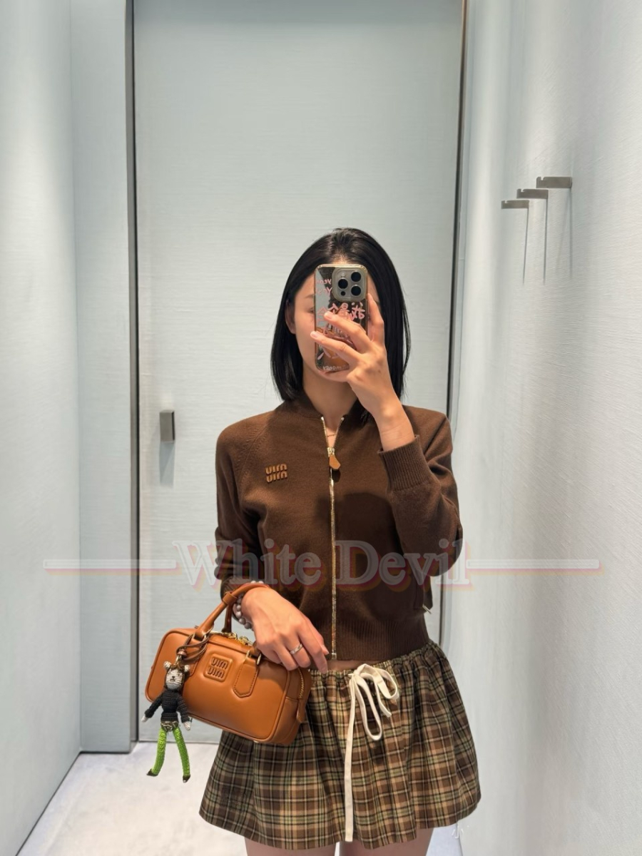 하얀악마 미우미우 가디건 (1).jpg