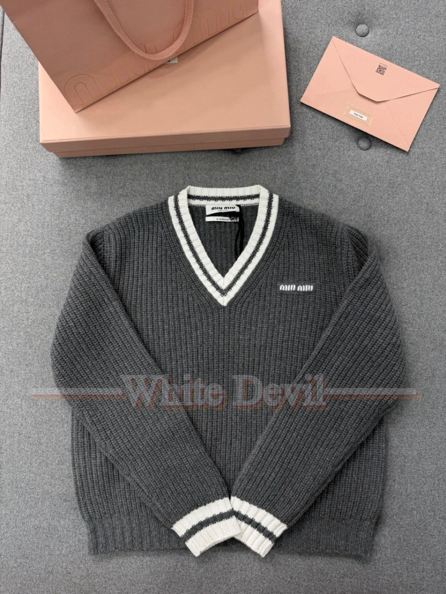 하얀악마 미우미우 니트 (7).jpg