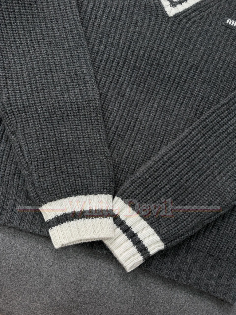 하얀악마 미우미우 니트 (14).jpg