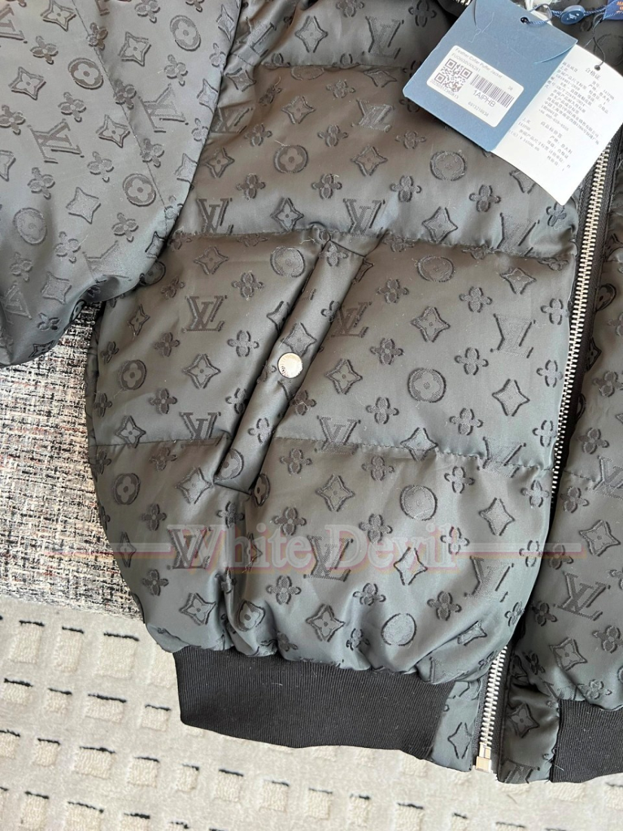하얀악마 루이비통 패딩 (17).jpg