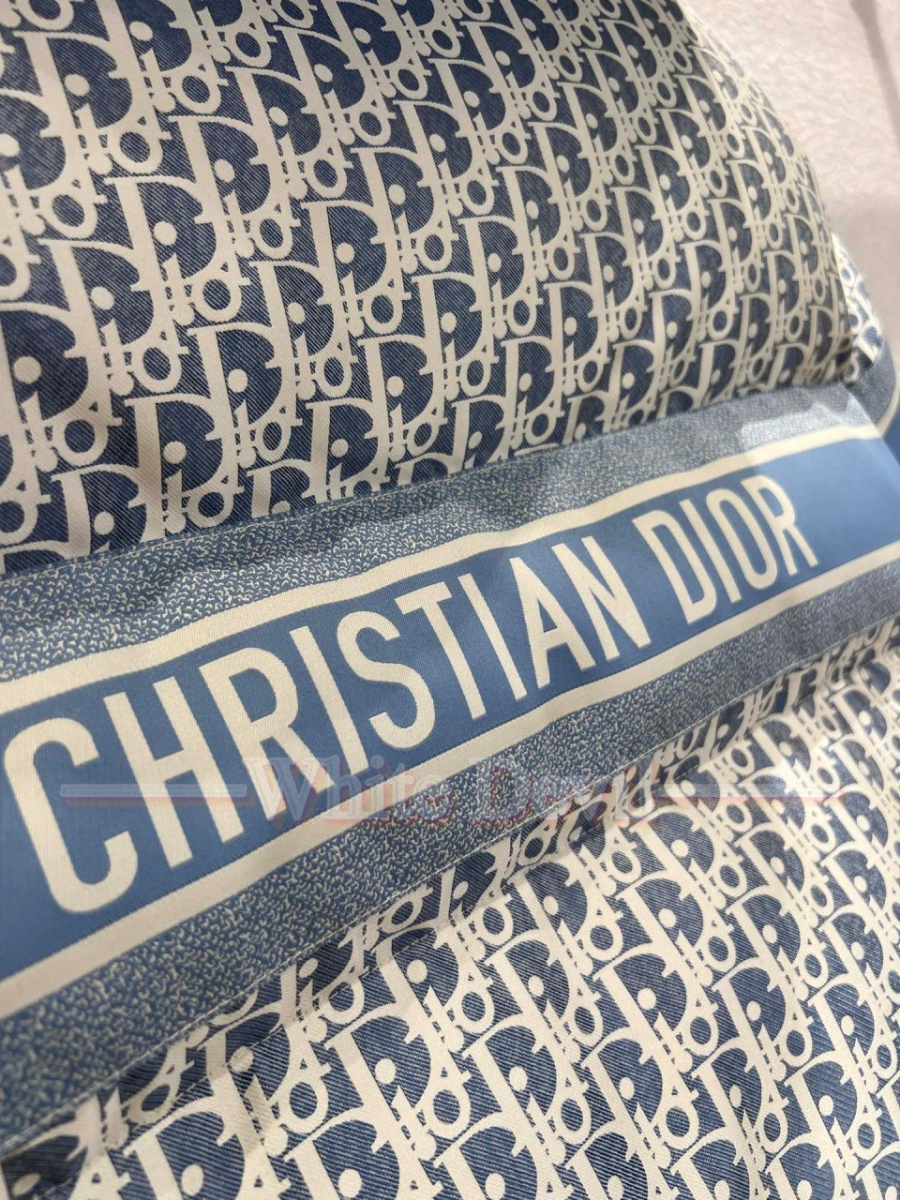 하얀악마 디올 레플리카 패딩 (9).jpg