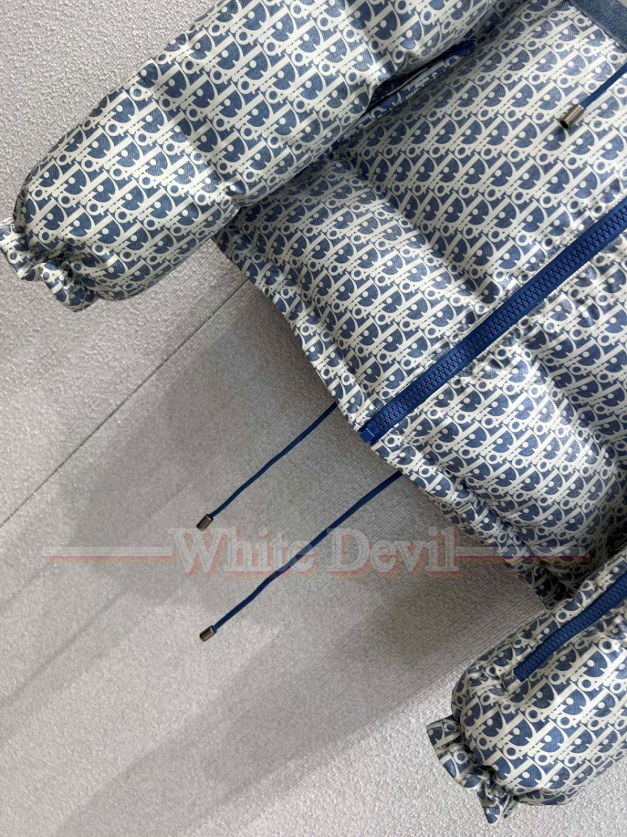 하얀악마 디올 레플리카 패딩 (10).jpg