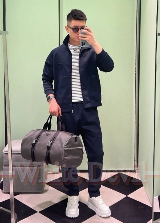 하얀악마 프라다 레플리카 집업 (1).jpg