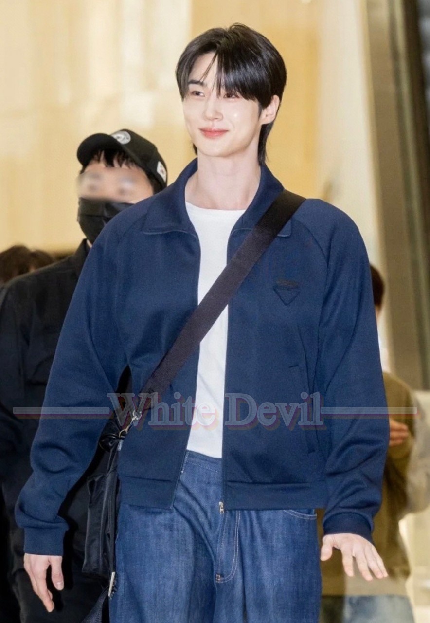 하얀악마 프라다 레플리카 집업 (2).jpg