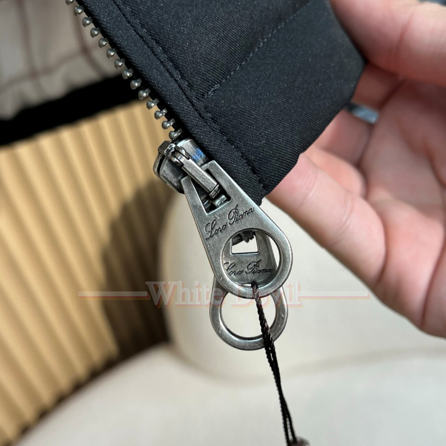 하얀악마 로로피아나 레플리카패딩 (10).jpg