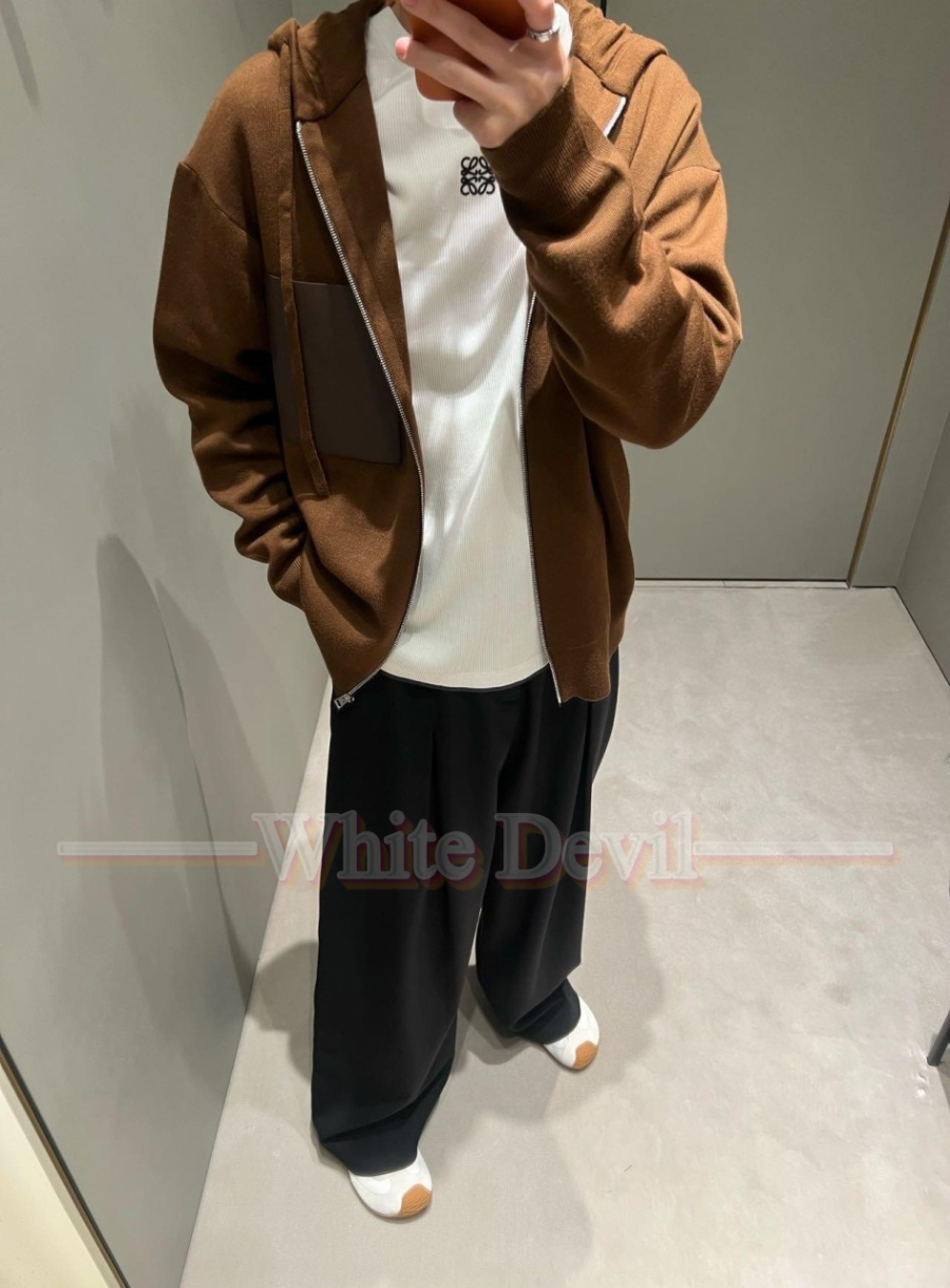 하얀악마 레플리카 로에베 집업 (2).jpg