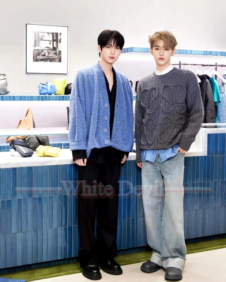 하얀악마 레플리카 로에베 니트 (1).jpg