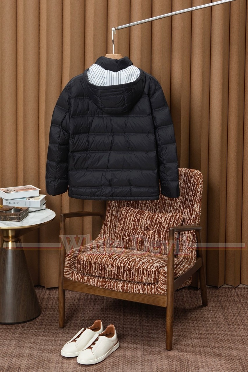 하얀악마 이미테이션 쿠치넬리 패딩 (3).jpg