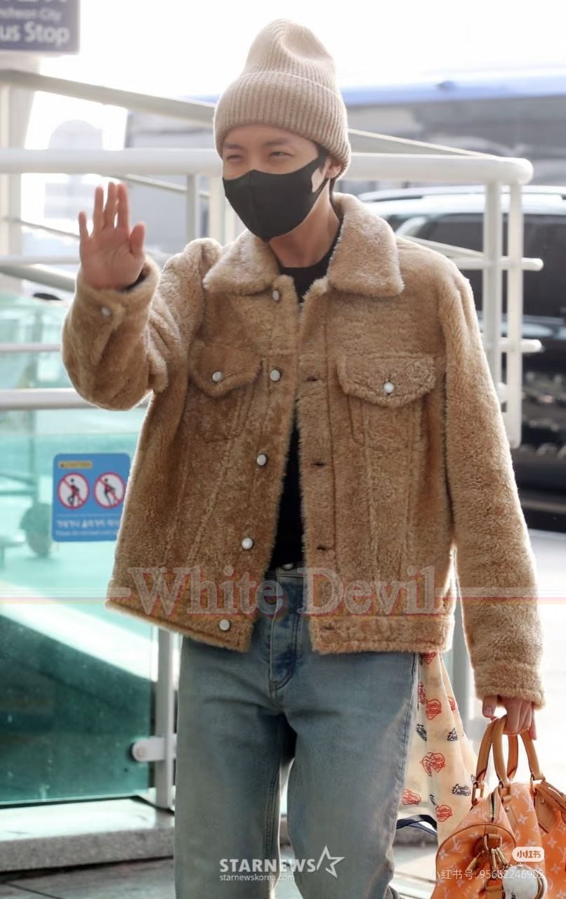 하얀악마 레플리카 루이비통 자켓 (2).jpg