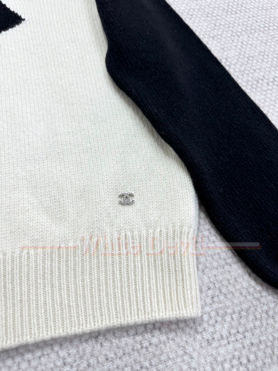 하얀악마 레플리카 샤넬 스웨터 (10).jpg