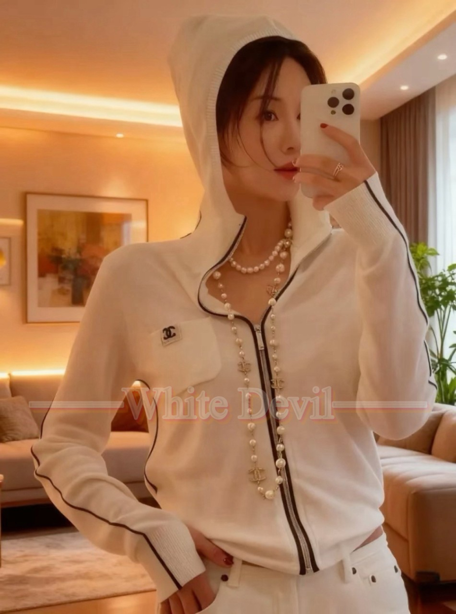 하얀악마 샤넬 집업 레플리카 (2).jpg