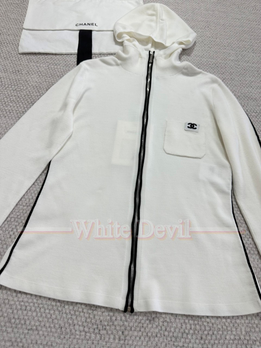 하얀악마 샤넬 집업 레플리카 (11).jpg
