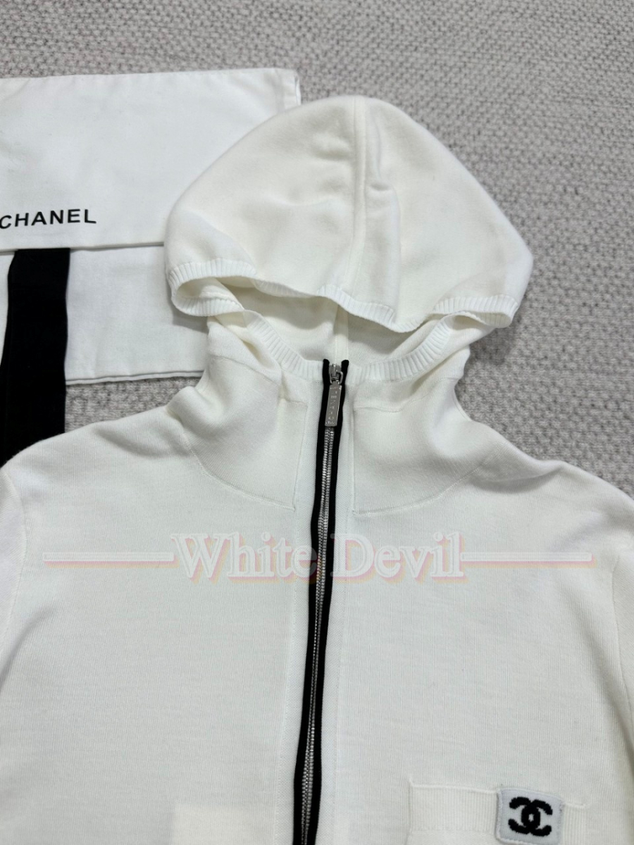 하얀악마 샤넬 집업 레플리카 (12).jpg