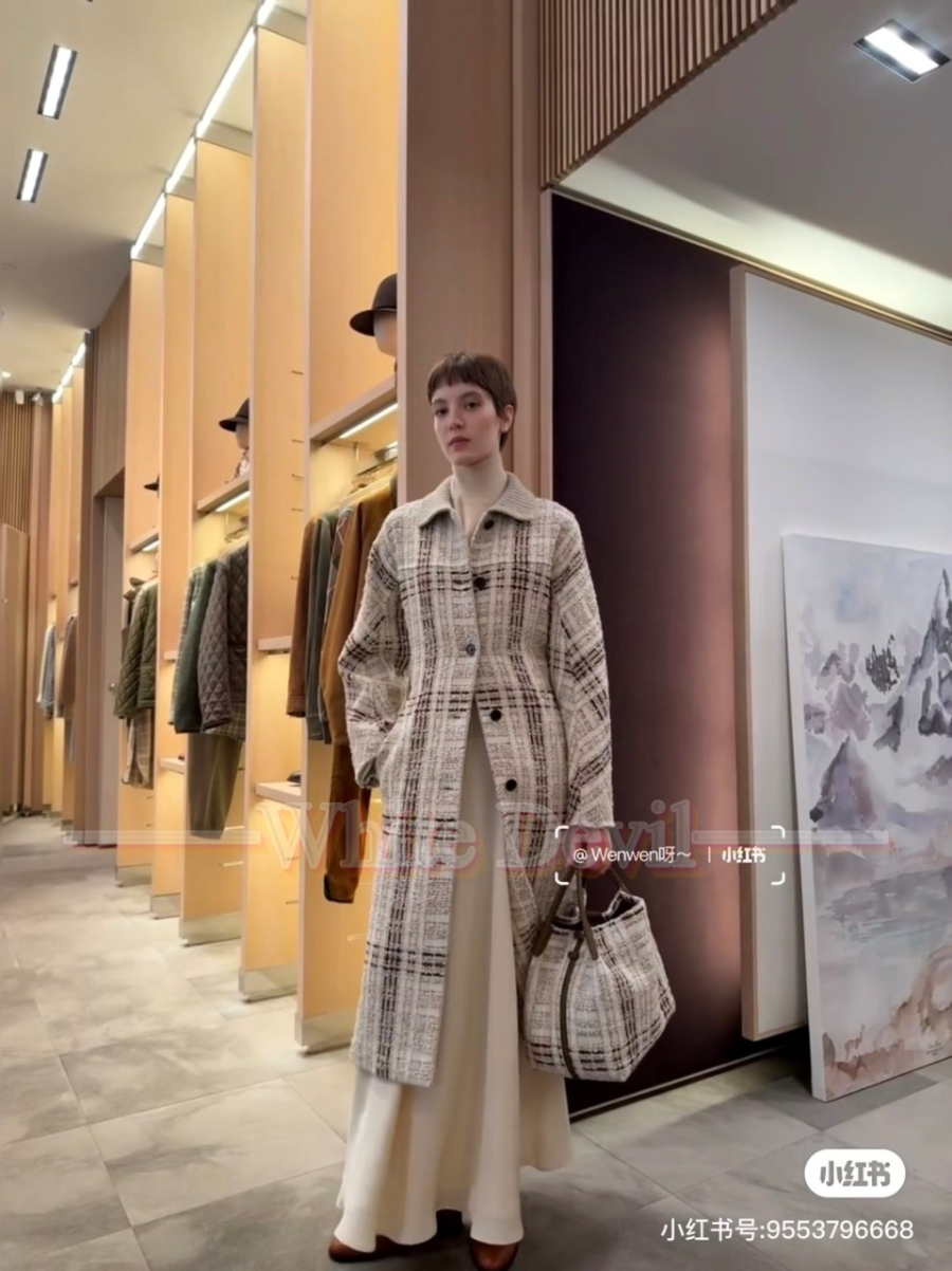 하얀악마 레플리카 로로피아나 코트 (1).jpg