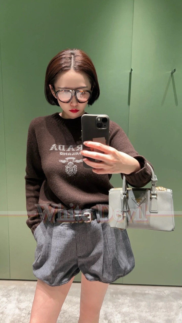 하얀악마 레플리카 프라다 니트 (2).jpg