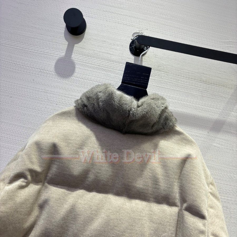 하얀악마 레플리카 로로피아나 패딩 (11).jpg