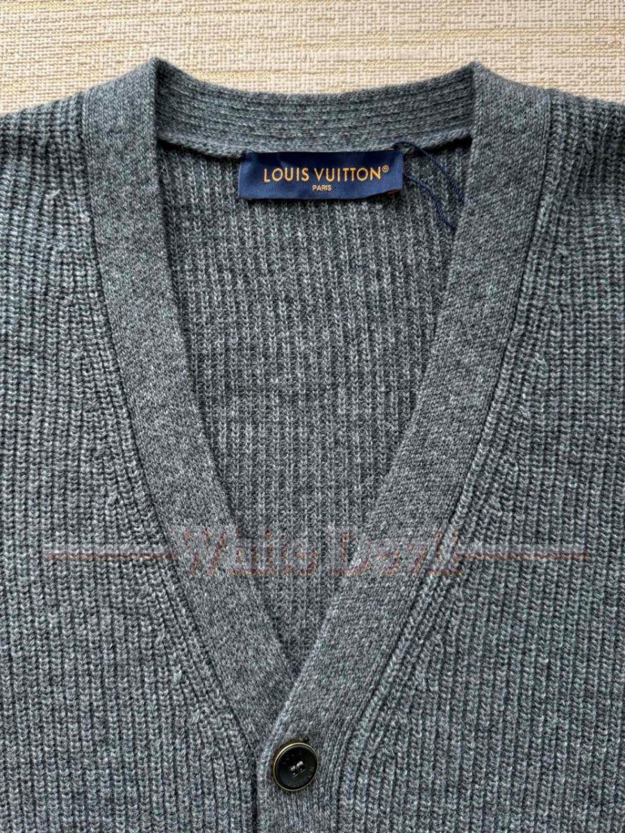 하얀악마 레플리카 루이비통 가디건 (15).jpg