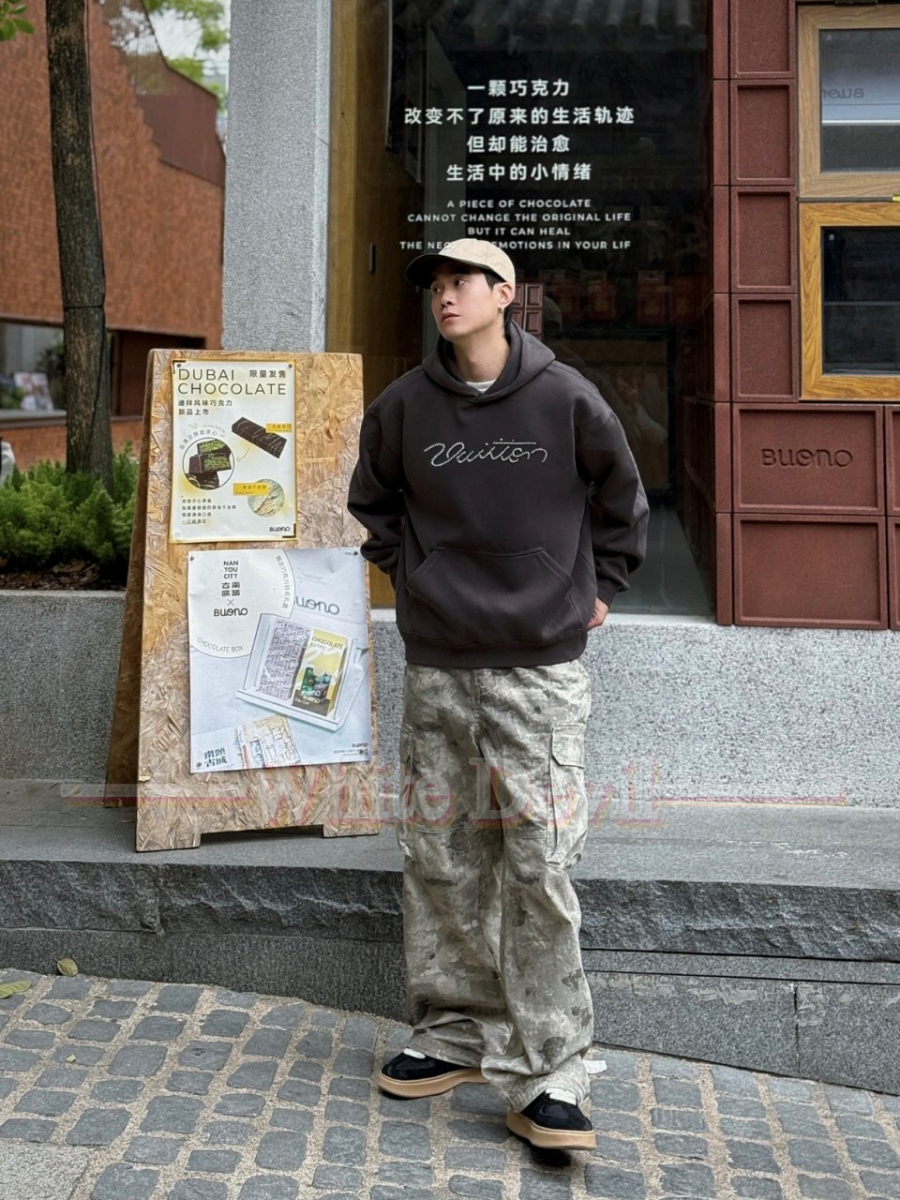 하얀악마 레플리카 루이비통 후드티 (1).jpg