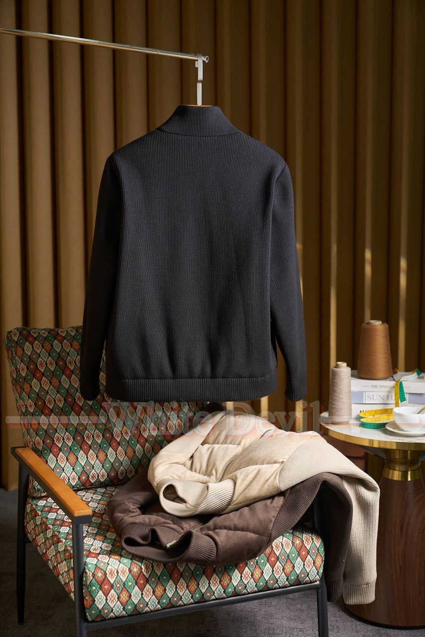 하얀악마 레플리카 로로 패딩 (3).jpg