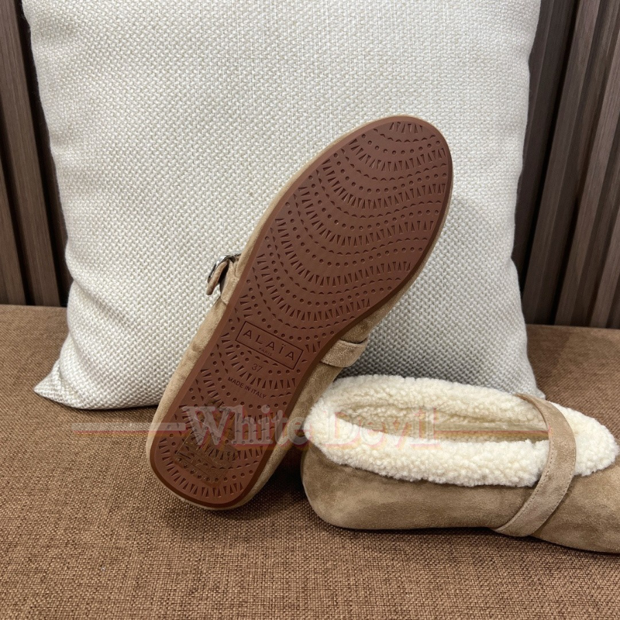 하얀악마 이미테이션 알라이아 플랫 (10).jpg