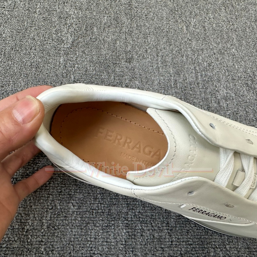 하얀악마 레플리카 페라가모 운동화 (14).jpg
