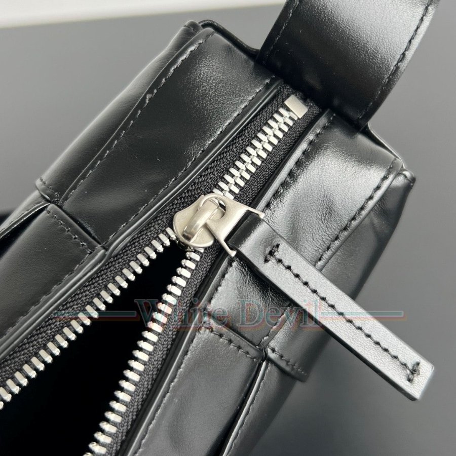 하얀악마 레플리카 보테가 카메라백 (6).jpg