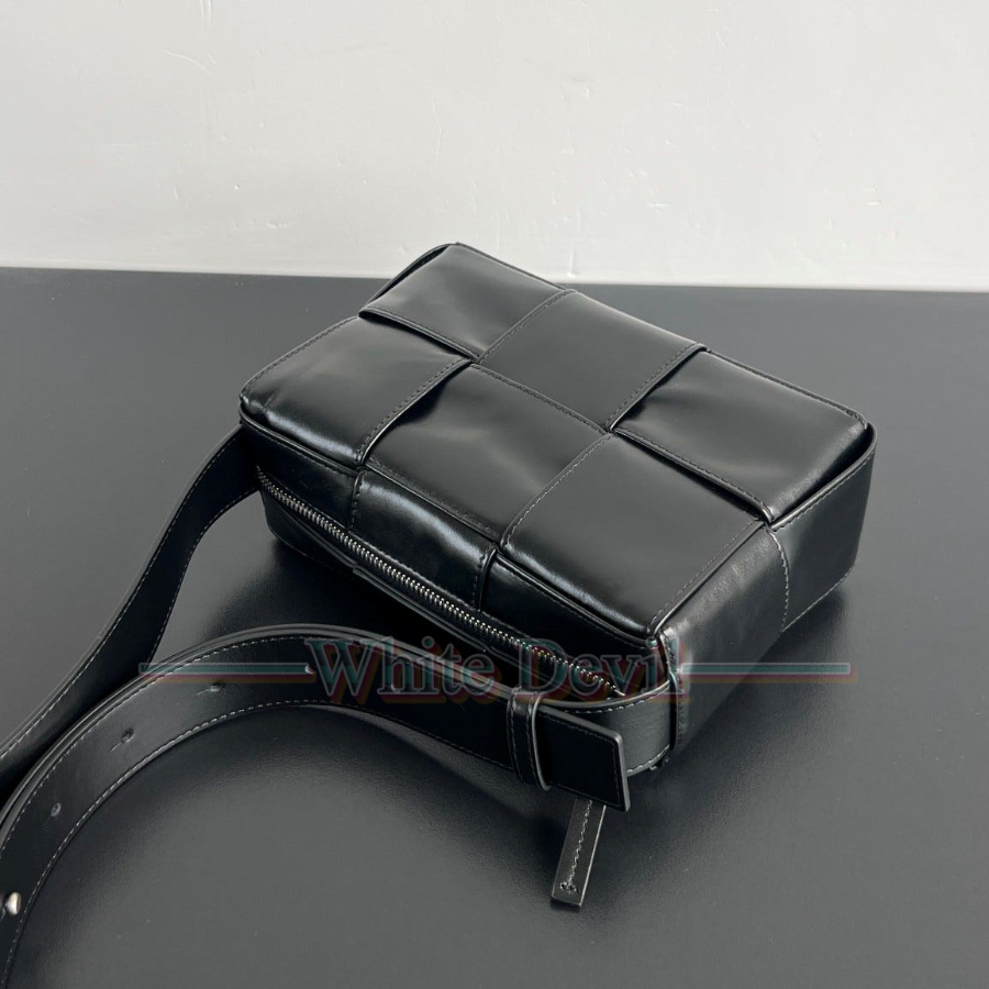 하얀악마 레플리카 보테가 카메라백 (4).jpg