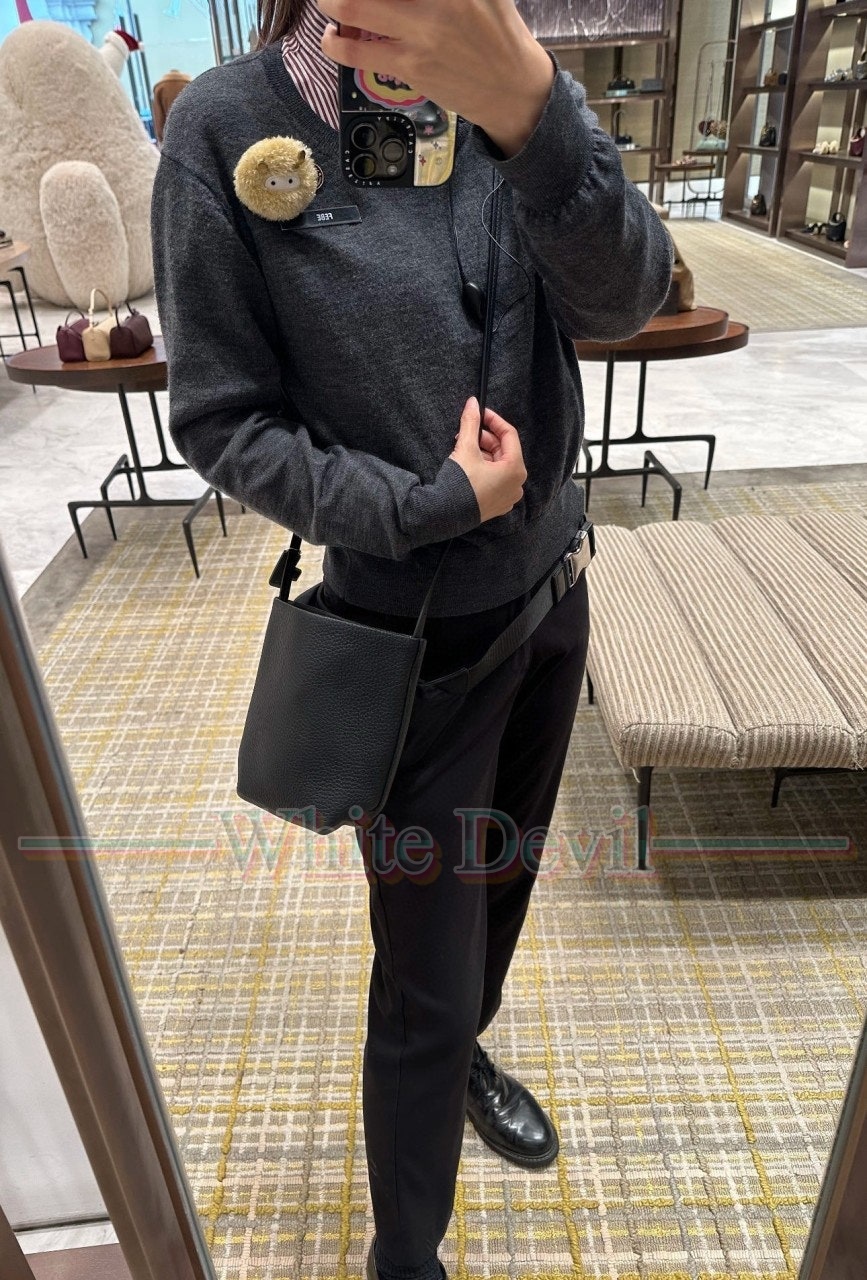 하얀악마 레플리카 더로우 크로스백 (1).jpg