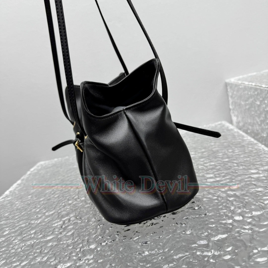 하얀악마 레플리카 프라다 가방 (7).jpg