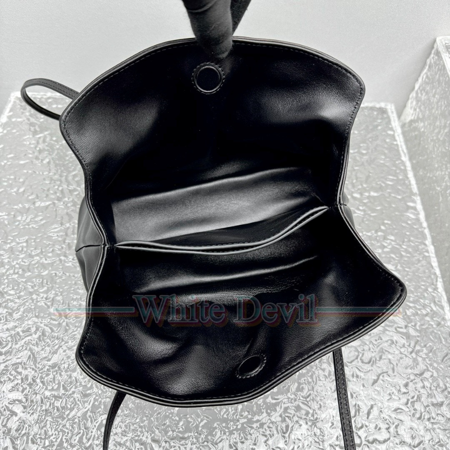 하얀악마 레플리카 프라다 가방 (8).jpg