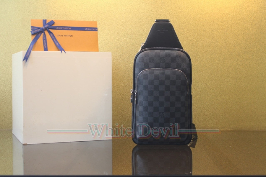 하얀악마 레플리카 루이비통 슬링백 (1).jpg