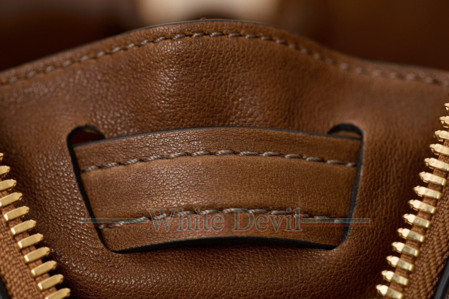 하얀악마 레플리카 미우미우 토트백 (17).jpg