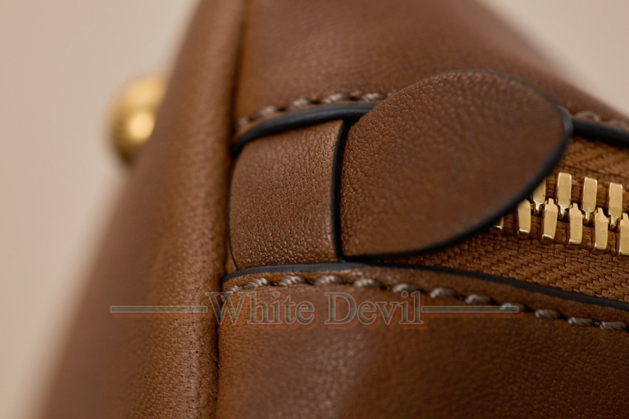 하얀악마 레플리카 미우미우 토트백 (23).jpg