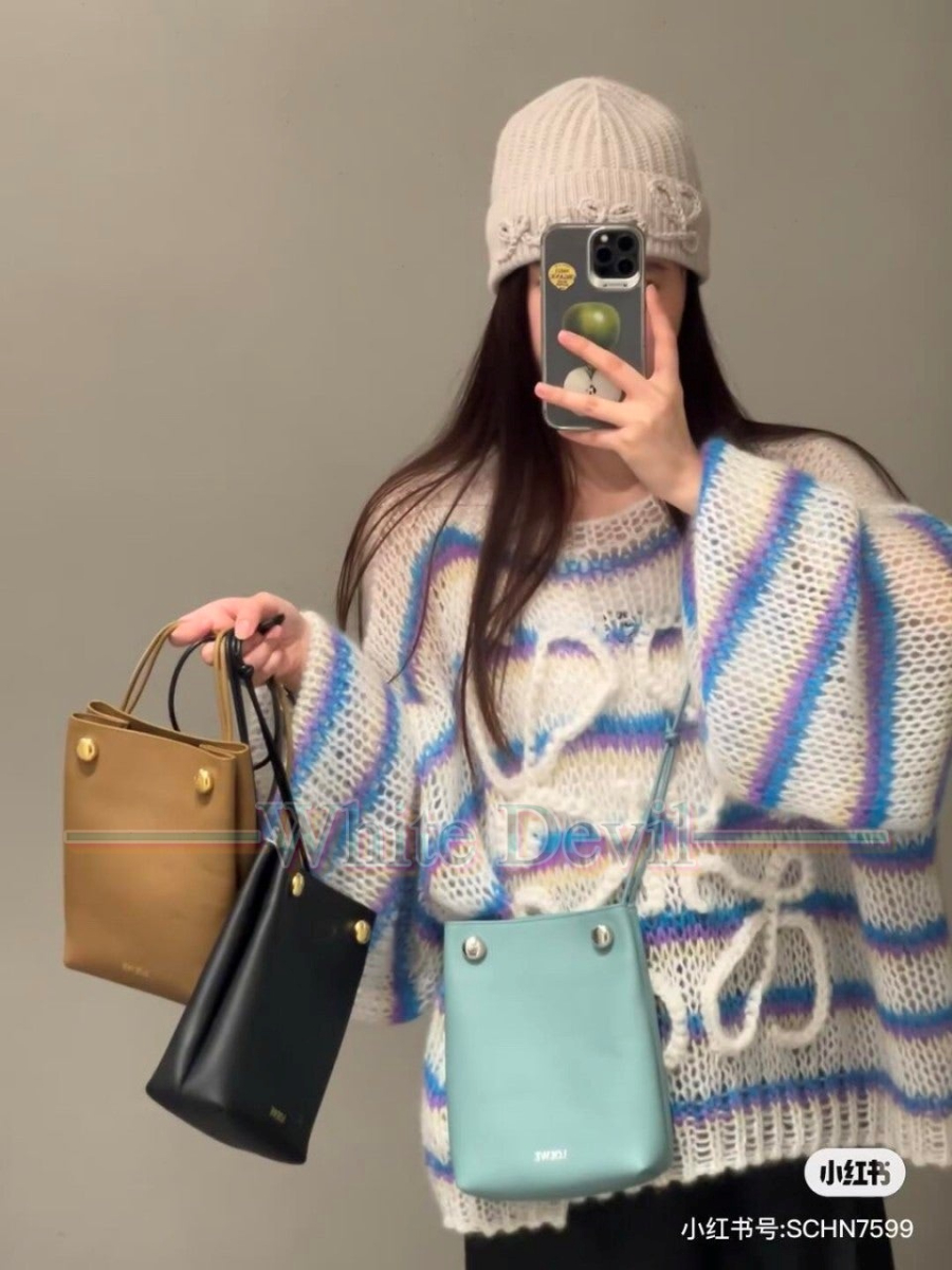 하얀악마 레플리카 로에베 파우치백 (2).jpg