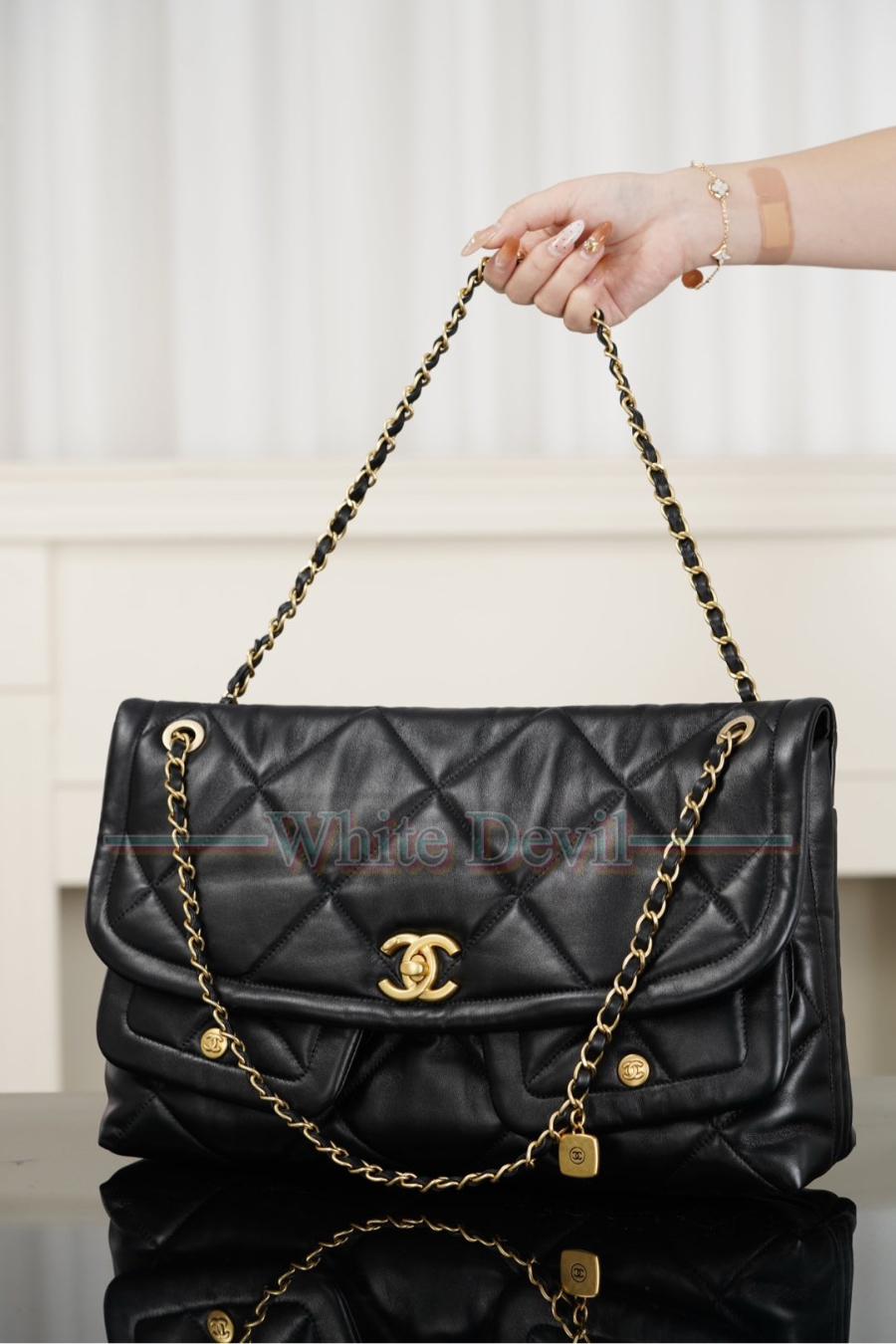 하얀악마 레플리카 샤넬 가방 (5).jpg