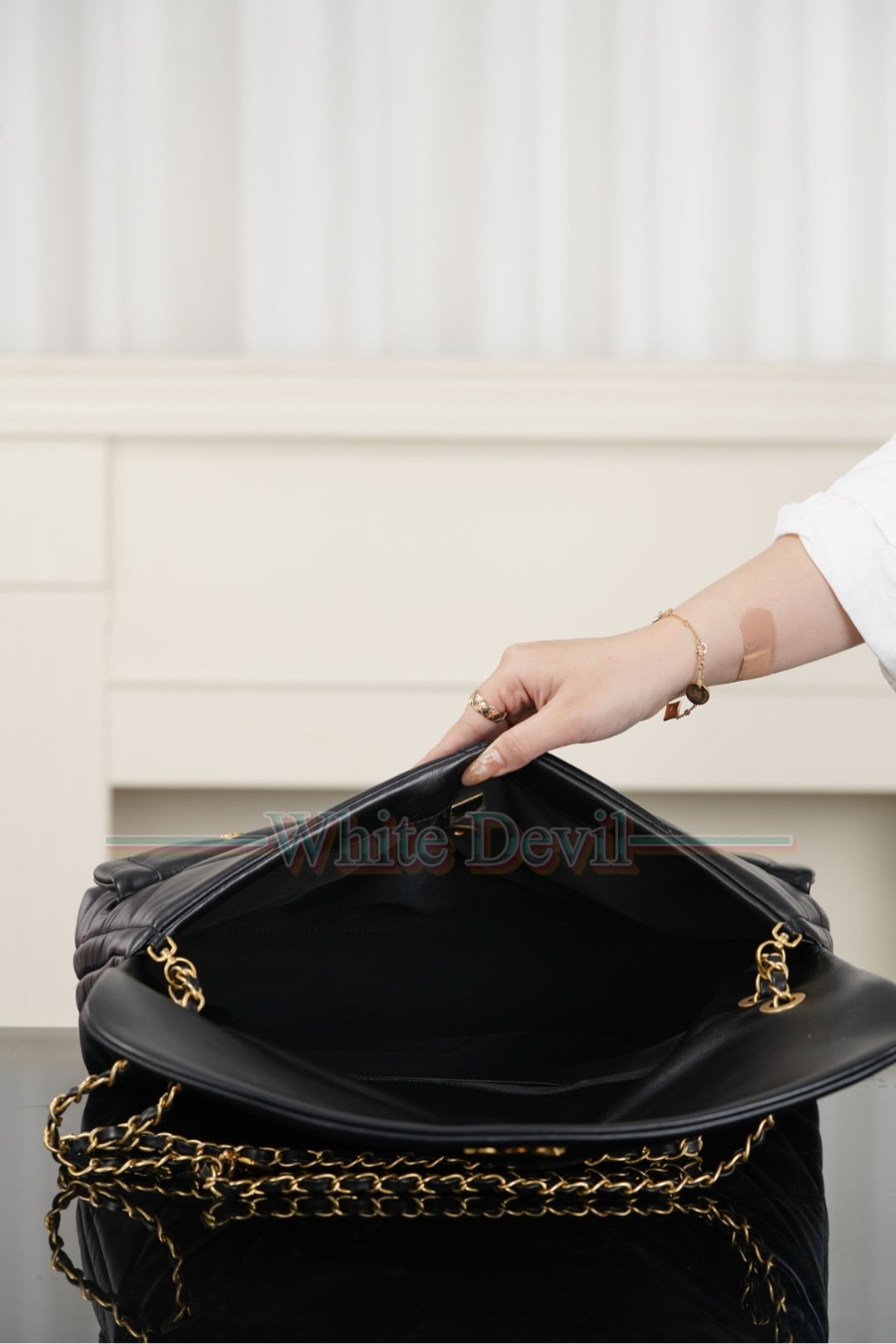 하얀악마 레플리카 샤넬 가방 (9).jpg